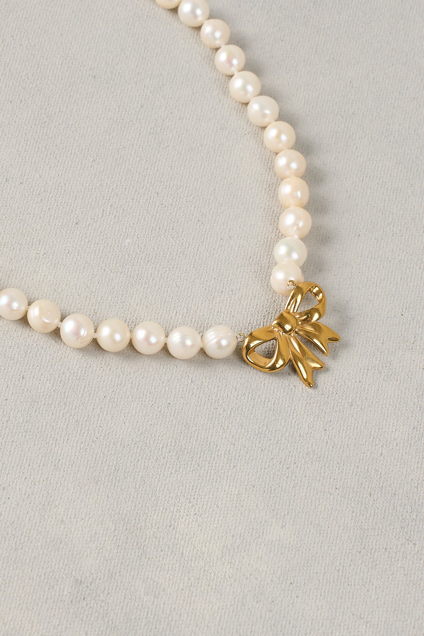 Pearl Bow Necklace - Cream