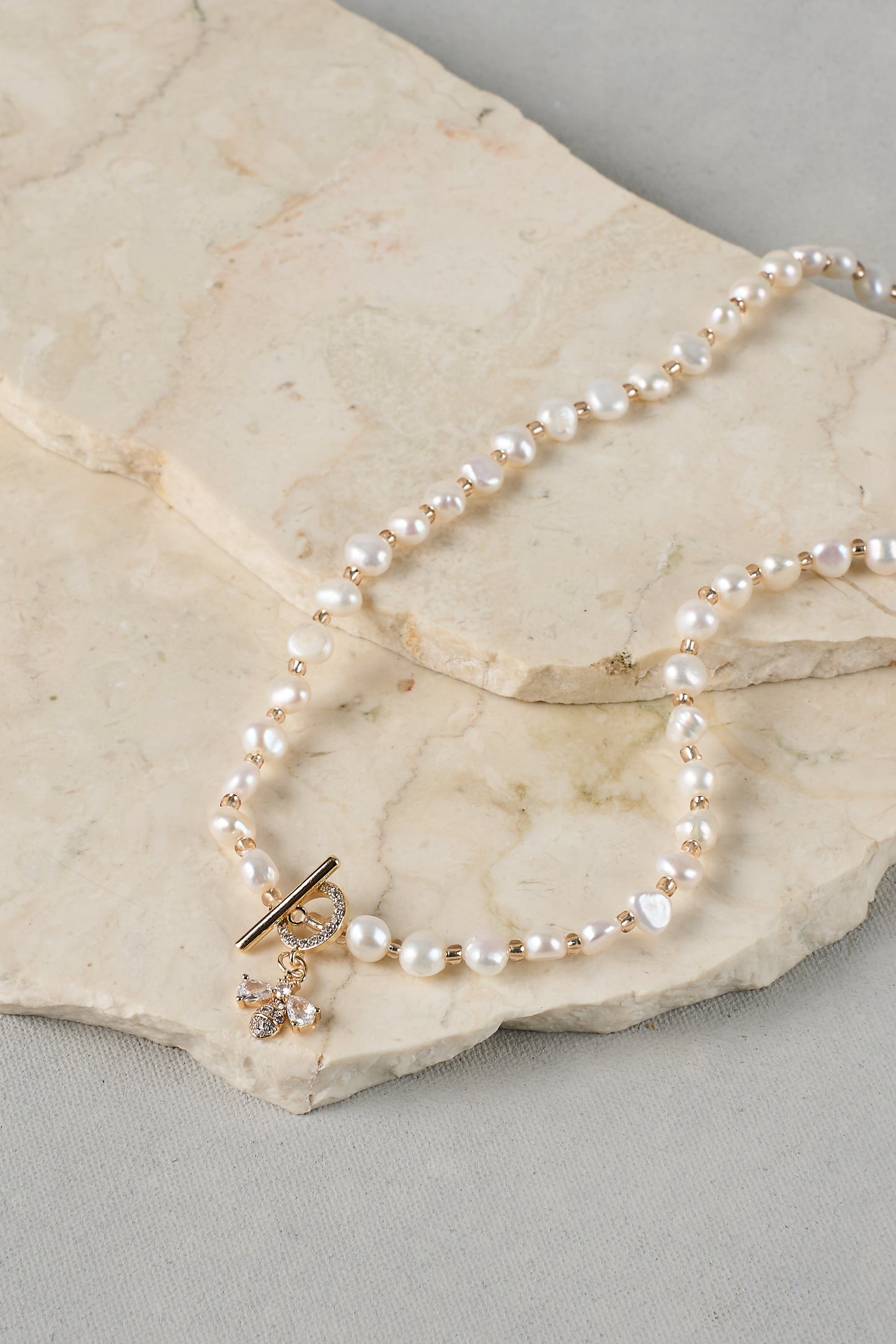 Bee Pearl Necklace – Cream