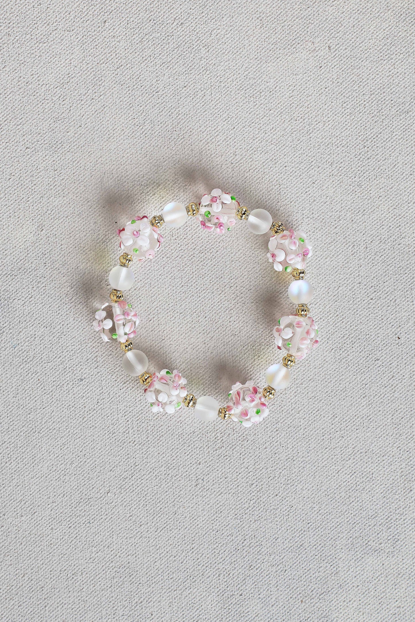 Floral Bead Wrist – White