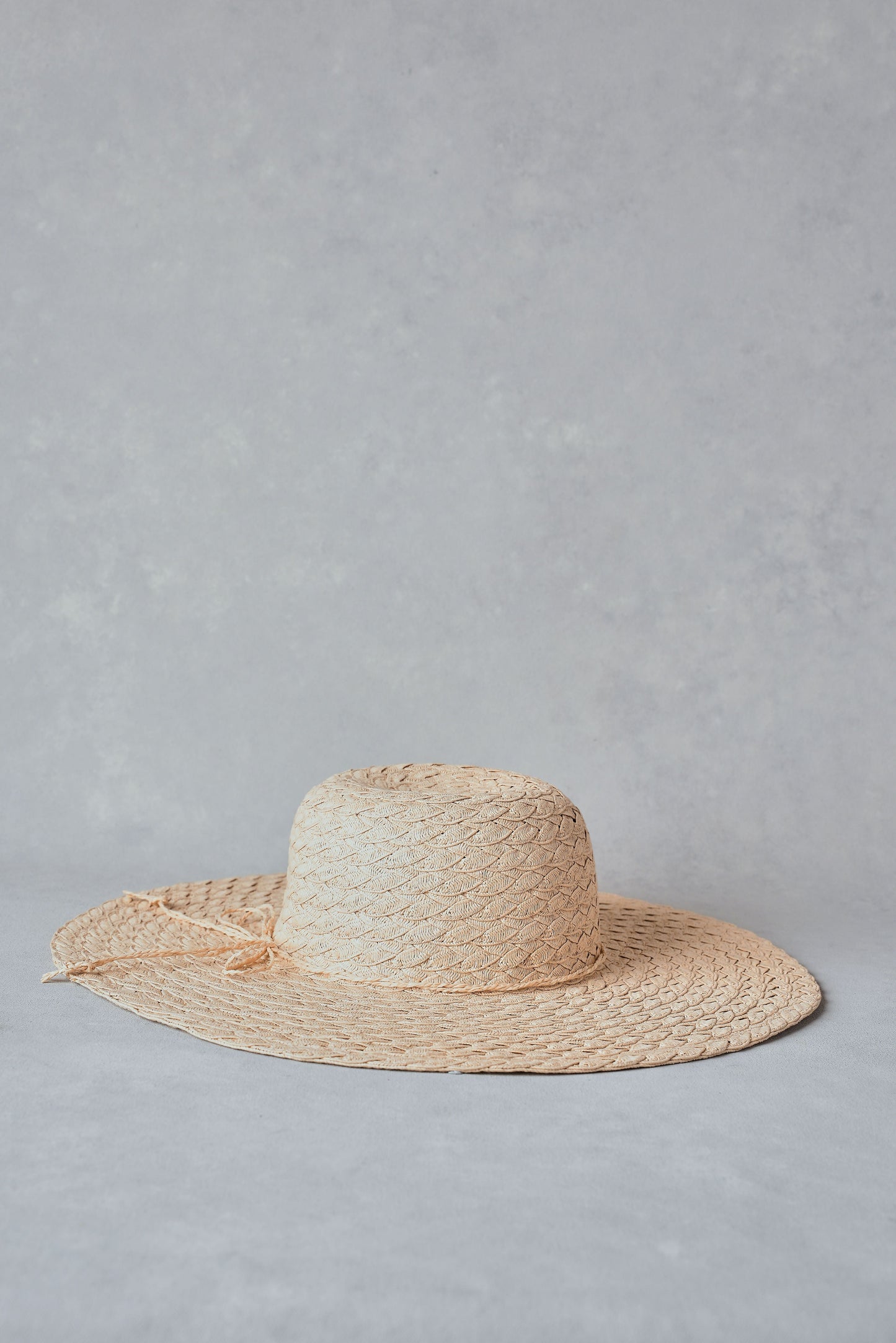 Wide Brim Straw Hat – Neutral