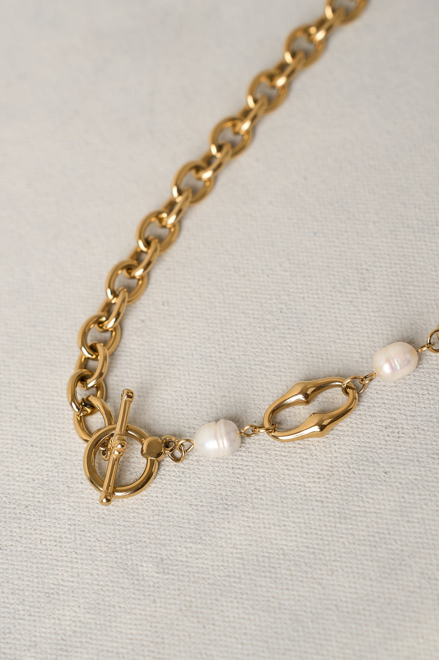 Gold Pearl & Chain Necklace