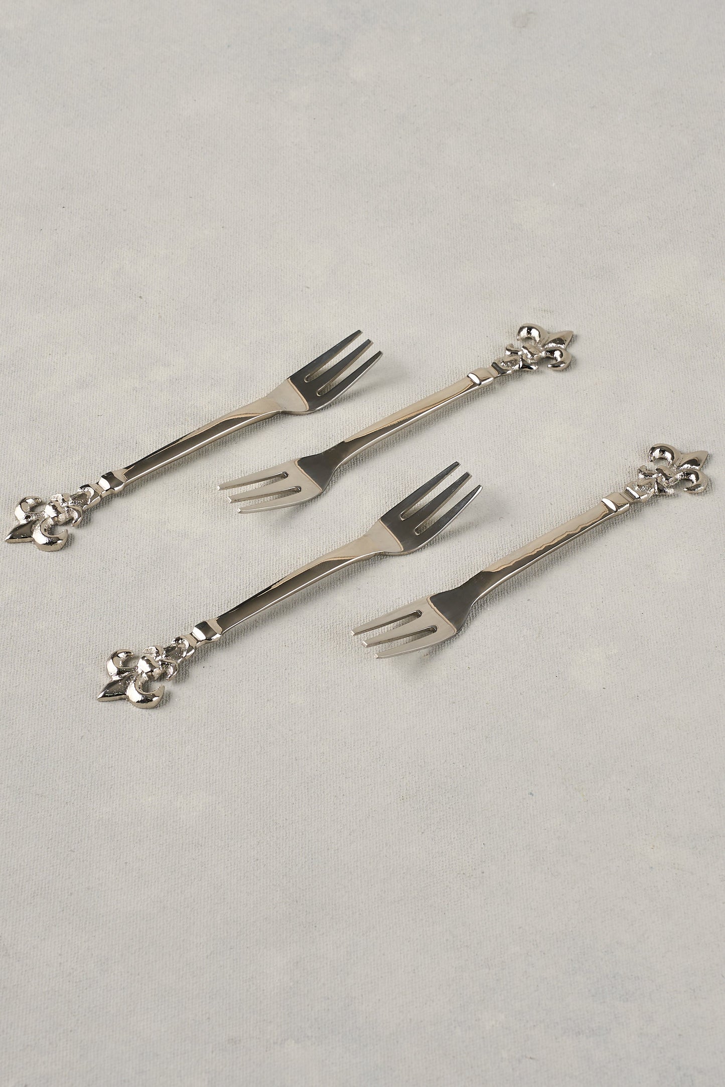 Fleaur De Lys Cake Forks