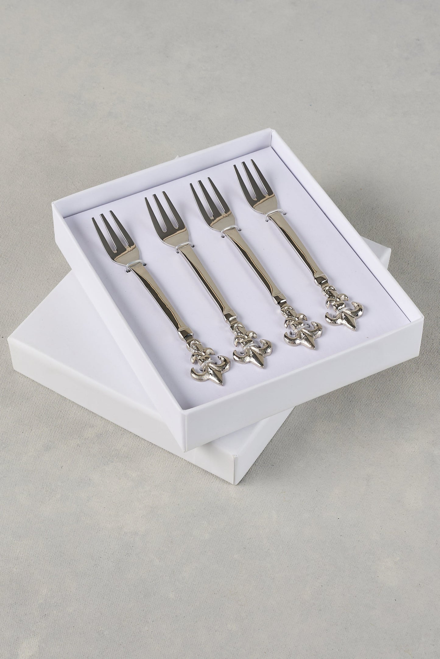 Fleaur De Lys Cake Forks