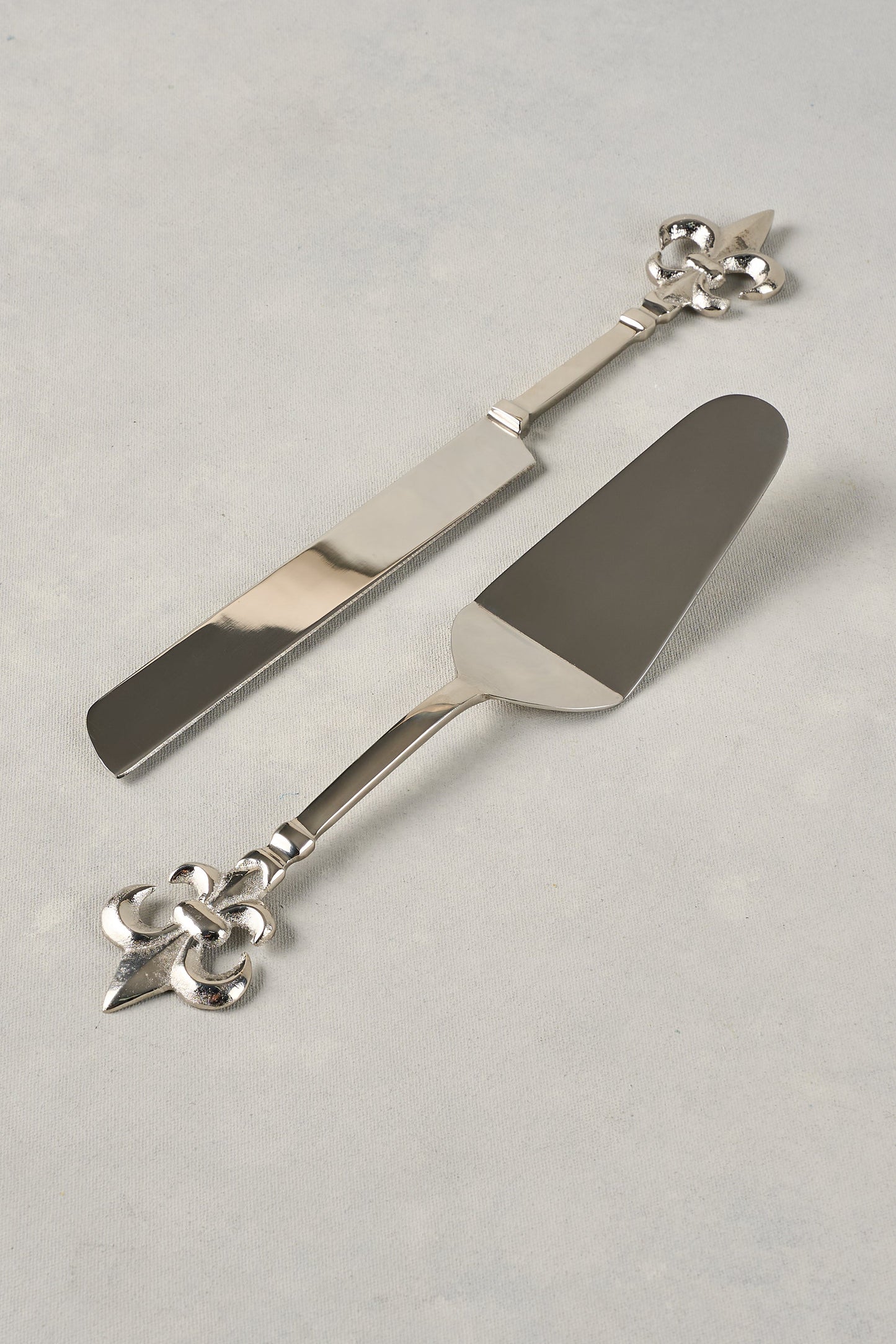 Fleaur De Lys Cake Servers
