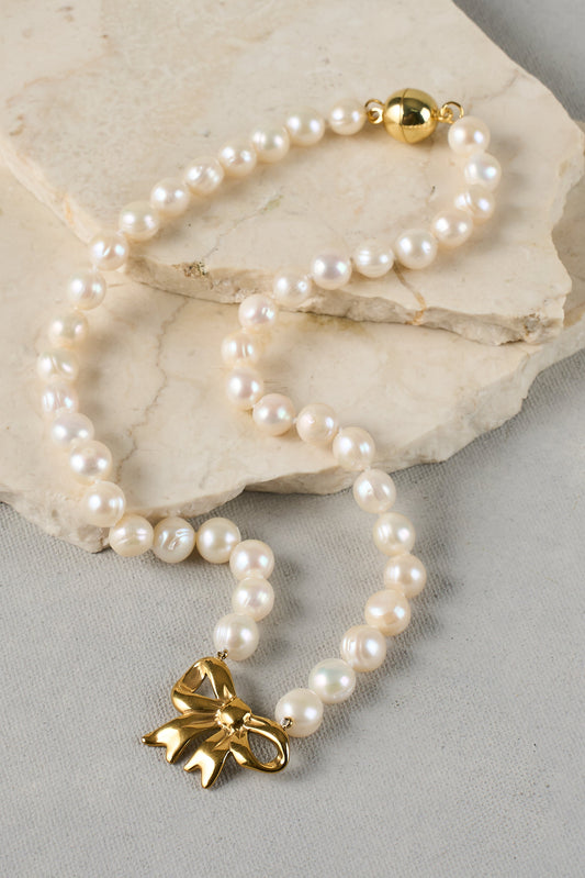 Pearl Bow Necklace - Cream