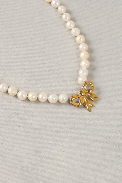 Pearl Bow Necklace - Cream