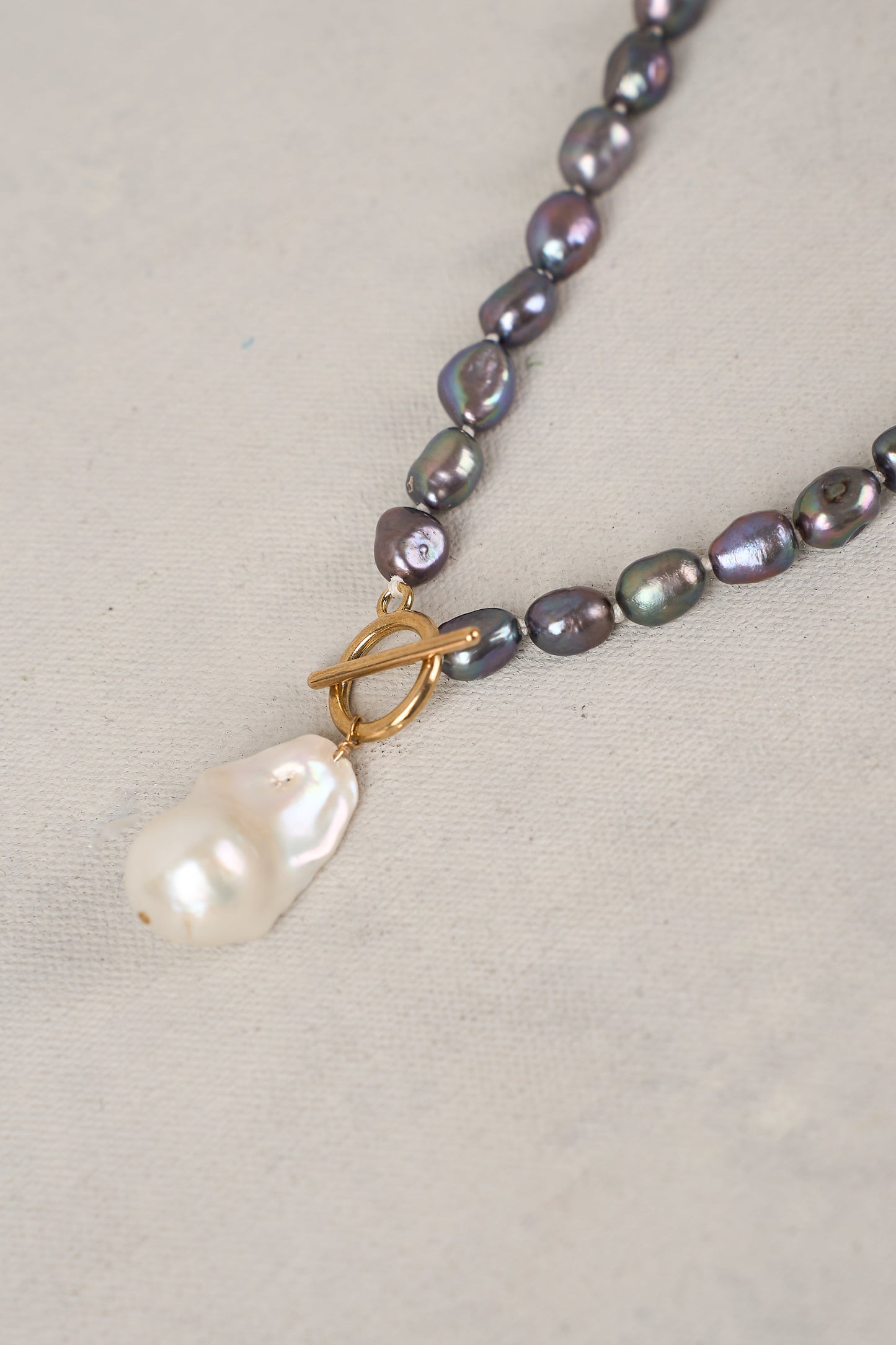 Metallic Noir Pearl Necklace - Multicolour