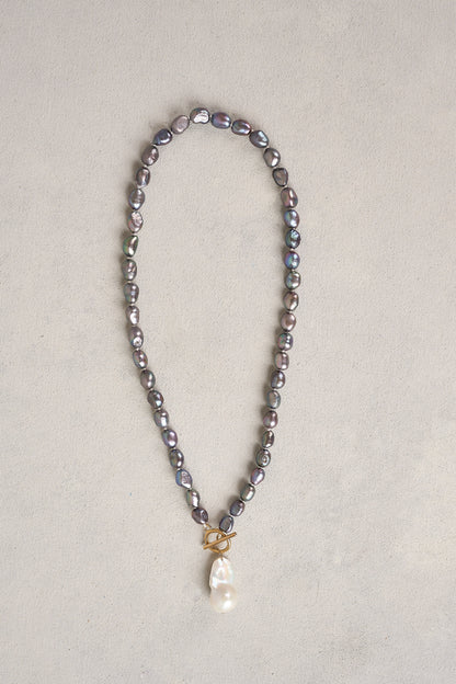 Metallic Noir Pearl Necklace - Multicolour